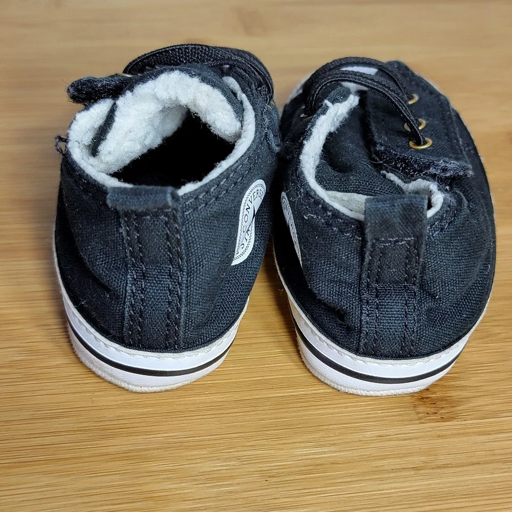 Converse Kids Size 4 Chuck Taylor All Star Crib Shoes Black Sherpa Lined‎ 5168C